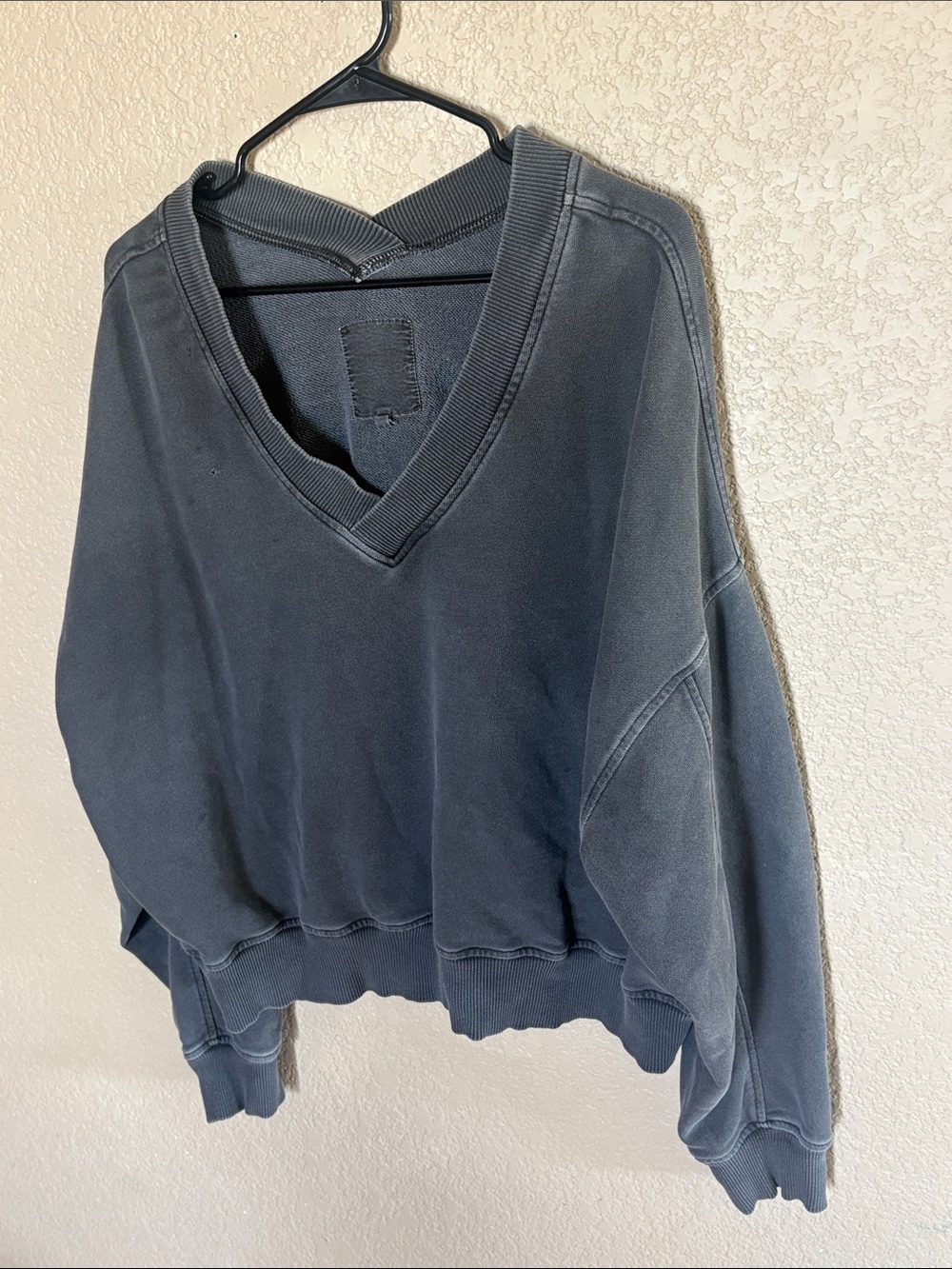 aerie Washed V-Neck Sweatshirt - Charcoal Gray